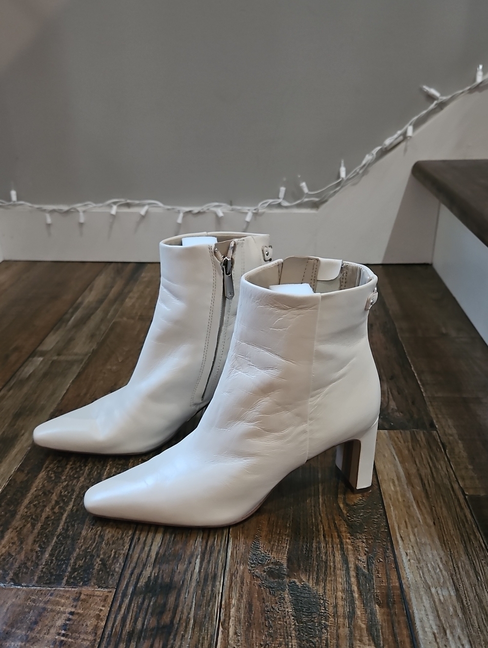 Sam Edleman Buttery Soft Ivory Colored Leather Women's Pointed Toe  Ankle Boots